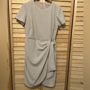 Shelby & Palmer Beige & White Houndstooth Dress